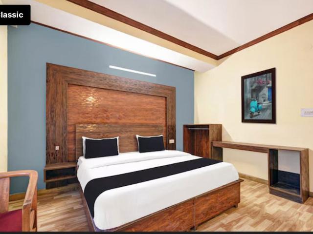 Resale | 6+ BHK + Pooja Room,Servant Room,Study Room,Extra Room 3000 Sq.Ft. Villa in RWA Apartments Sector 50