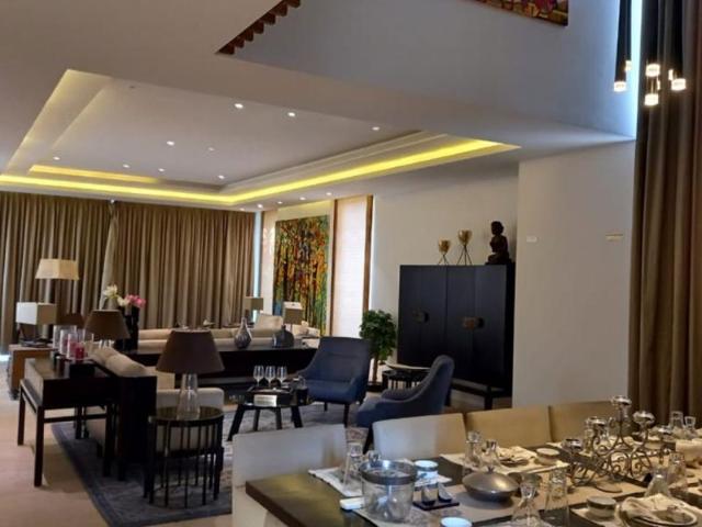 Resale | 6 BHK + Pooja Room,Servant Room,Study Room,Extra Room 330 Sq.Yd. Villa in DLF Garden Villas