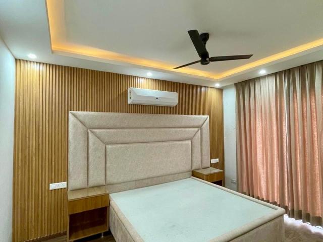 Resale | 6+ BHK + Pooja Room,Servant Room,Study Room,Extra Room 4500 Sq.Ft. Independent House in Sector 66 B