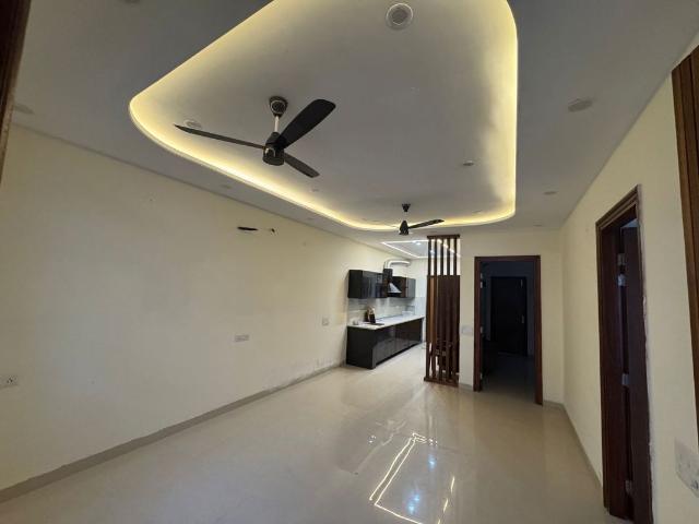 Resale | 6 BHK + Pooja Room,Servant Room,Study Room,Extra Room 4500 Sq.Ft. Independent House in Sector 82