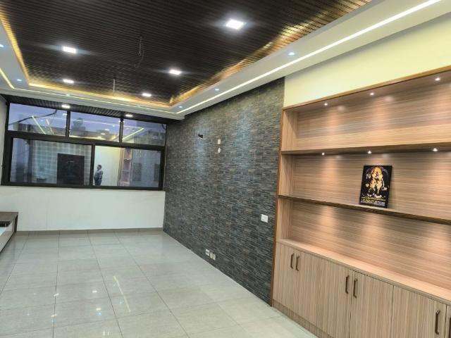 Resale | 6 BHK + Pooja Room,Servant Room,Study Room,Extra Room 4500 Sq.Ft. Independent House in Sector 8