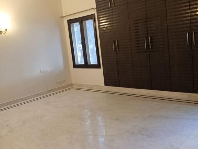Resale | 6 BHK + Pooja Room,Servant Room,Study Room,Extra Room 555 Sq.Yd. Independent House in New Friends Colony