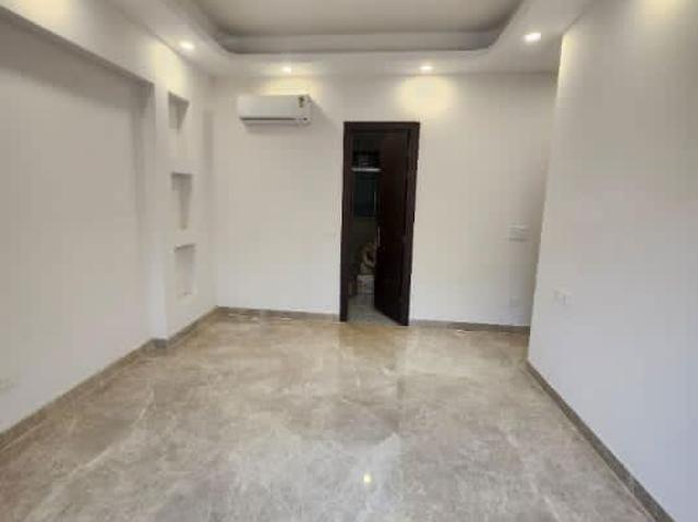 Resale | 6 BHK + Pooja Room,Servant Room,Study Room,Extra Room 500 Sq.Yd. Villa in Green Park