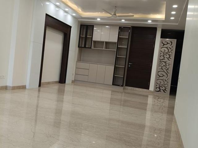 Resale | 6 BHK + Pooja Room,Servant Room,Study Room,Extra Room 500 Sq.Yd. Independent House in New Friends Colony
