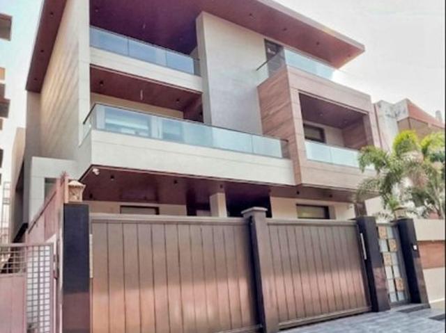 Resale | 6 BHK + Pooja Room,Servant Room,Study Room,Extra Room 505 Sq.Yd. Independent House in Vaishali Nagar