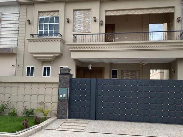 Resale | 6+ BHK + Pooja Room,Servant Room,Study Room,Extra Room 750 Sq.Yd. Independent House in 750 Gaj Independent House