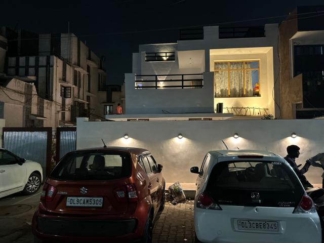 Resale | 6 BHK + Pooja Room,Servant Room,Study Room,Extra Room 9500 Sq.Ft. Independent House in RWA Apartments