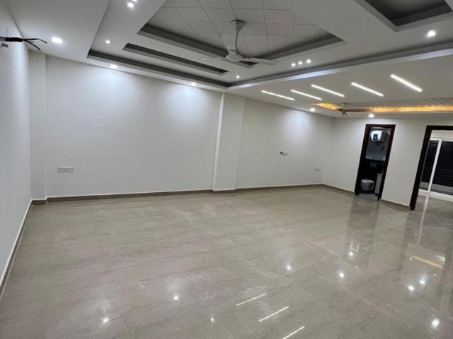 Resale | 6+ BHK + Pooja Room,Servant Room,Store Room 300 Sq.Yd. Independent House in Mianwali Colony