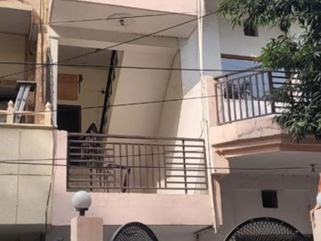 Resale | 6+ BHK + Pooja Room,Study Room 162 Sq.Mt. Villa in Sector 26