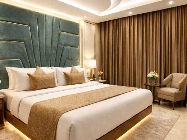 Resale | 6+ BHK + Pooja Room,Study Room 162 Sq.Mt. Independent House in Sector 12
