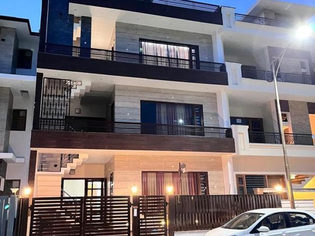 Resale | 6 BHK + Pooja Room,Study Room 1719 Sq.Ft. Independent House in TDI South Extension II