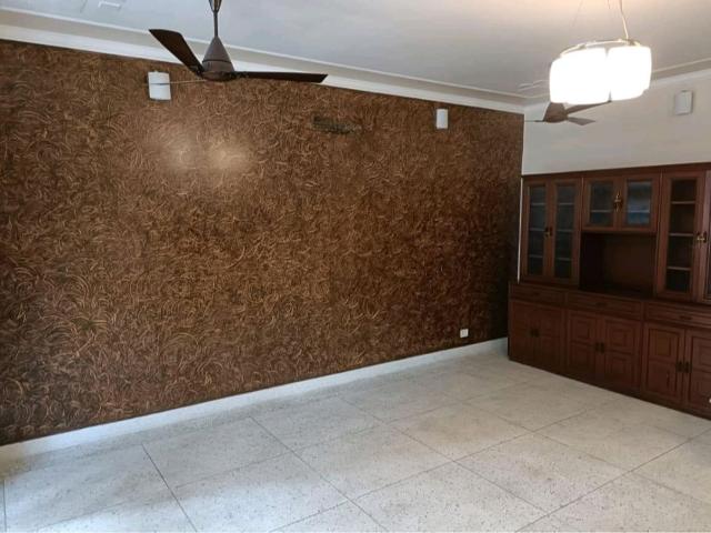 Resale | 6 BHK + Pooja Room,Study Room 112 Sq.Mt. Independent House in Sector 20