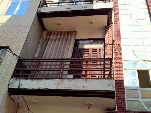 Resale | 6+ BHK + Pooja Room,Study Room 60 Sq.Yd. Independent House in Vasundhara Sector 5