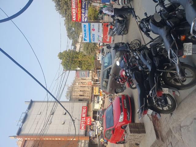Resale | 6+ BHK + Prayer Room,Extra Room,Store Room 200 Sq.Yd. Independent House in Navyug Market