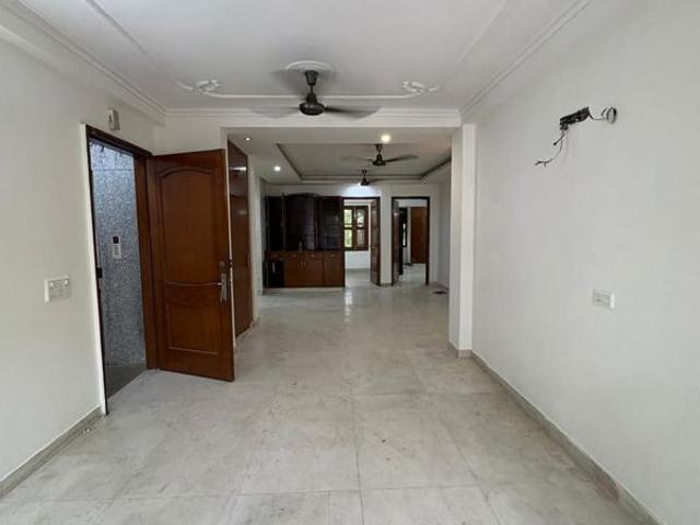Resale | 6+ BHK + Prayer Room,Servant Room,Extra Room,Store Room 325 Sq.Yd. Independent House in Neeti Bagh