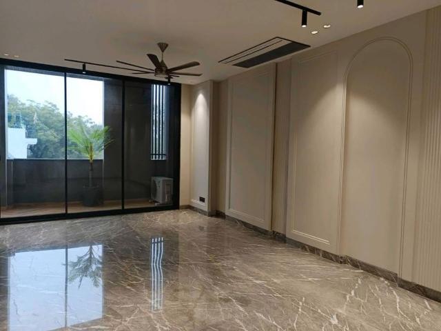 Resale | 6+ BHK + Prayer Room,Servant Room,Study Room 400 Sq.Yd. Villa in Vasant Vihar