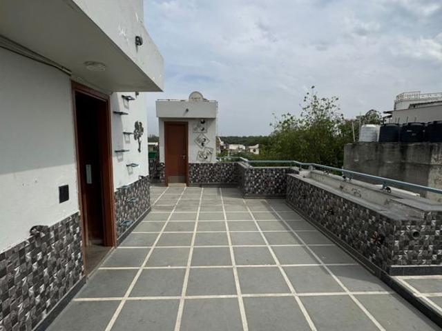 Resale | 6 BHK + Prayer Room,Servant Room,Study Room,Extra Room,Basement,Store Room 375 Sq.Yd. Independent House in New Rajinder Nagar