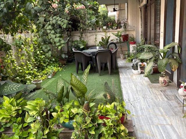 Resale | 6+ BHK + Prayer Room,Servant Room,Study Room,Extra Room,Basement,Store Room 300 Sq.Mt. Villa in Sector 99