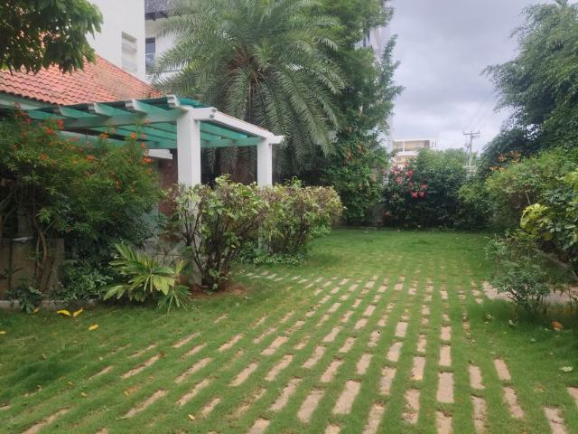 Resale | 6 BHK + Prayer Room,Servant Room,Study Room,Extra Room,Basement,Store Room 80000 Sq.Ft. Independent House in Aditya Mansion Jubilee Hills