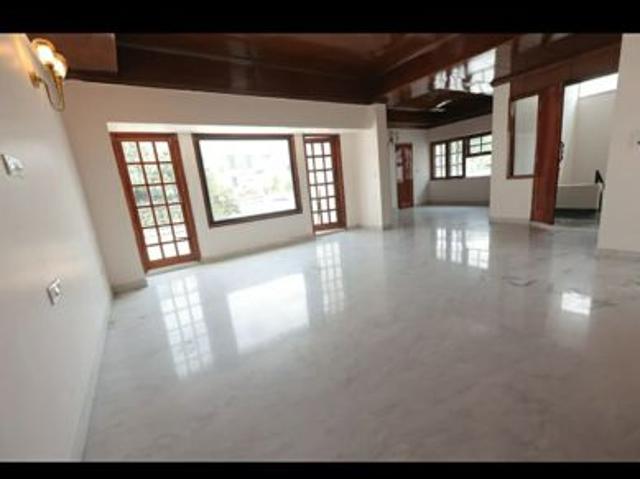 Resale | 6+ BHK + Prayer Room,Servant Room,Study Room,Extra Room,Basement,Store Room 808 Sq.Yd. Independent House in Maharani Bagh