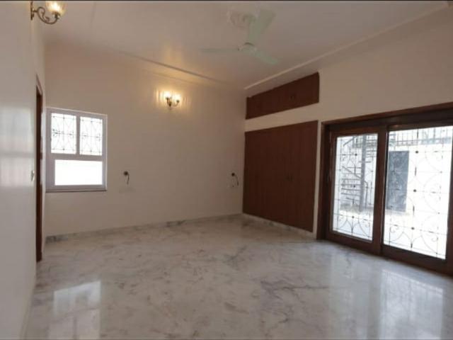 Resale | 6 BHK + Prayer Room,Servant Room,Study Room,Extra Room,Basement,Store Room 808 Sq.Yd. Independent House in Maharani Bagh