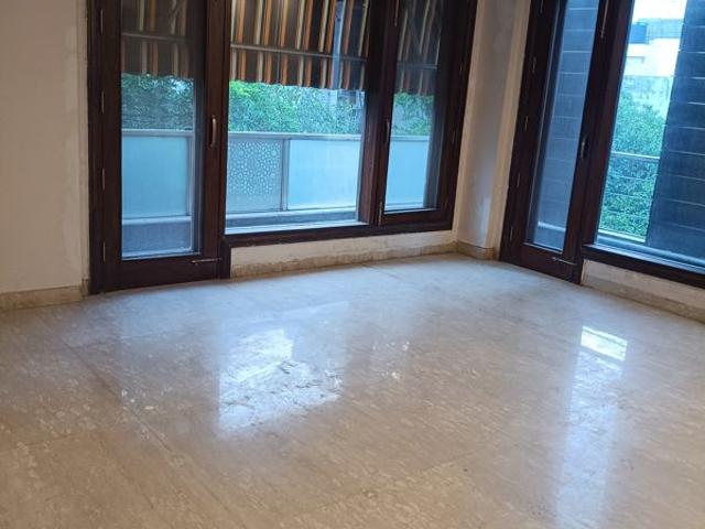 Resale | 6 BHK + Prayer Room,Servant Room,Study Room,Extra Room,Store Room 485 Sq.Yd. Independent House in New Friends Colony