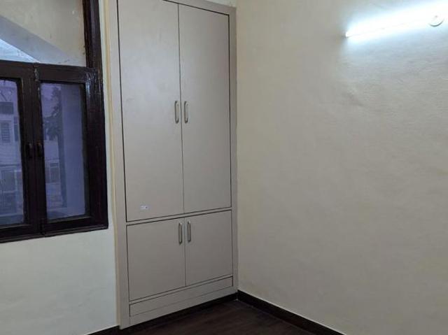 Resale | 6+ BHK + Prayer Room,Servant Room,Study Room,Extra Room,Store Room 402 Sq.Yd. Independent House in DLF Phase II