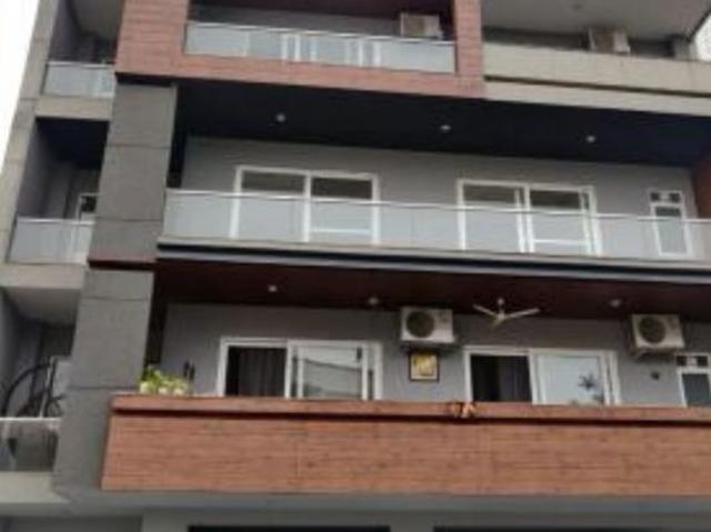 Resale | 6+ BHK + Prayer Room,Study Room,Extra Room,Store Room 270 Sq.Yd. Independent House in Palam Vihar