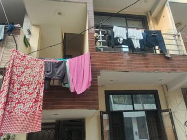 Resale | Studio 40 Sq.Mt. Independent House in Niti Khand III