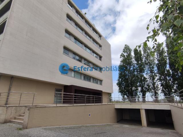 = RESERVADO= T3 a 3 minutos a pé do Metro Fórum Maia