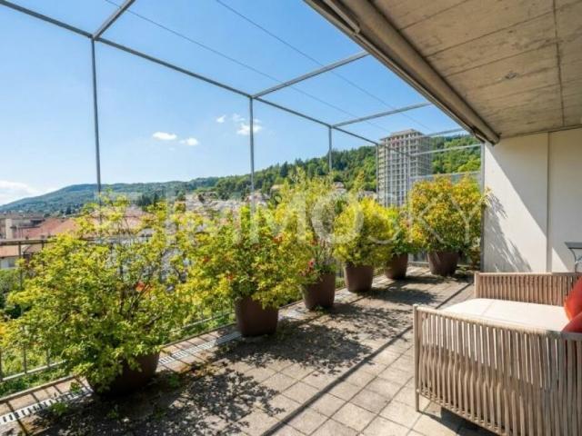 RÉSERVÉ Attique avec terrasse panoramique et vue à 360° sur Bienne