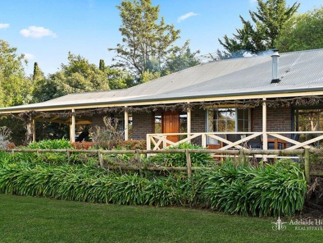 Reserve Frontage, Rustic Charm & Relaxed Living in Meadows