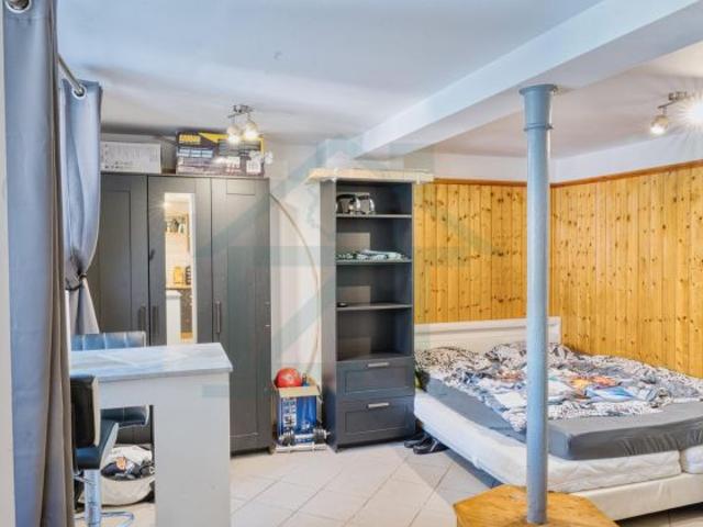 RESERVIERT: 1 Raum Wohnung mit Traumblick mitten in Kahlas Altstadt