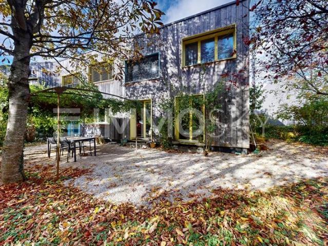 RESERVIERT – Architektenvilla mit eigenständiger Wohnung