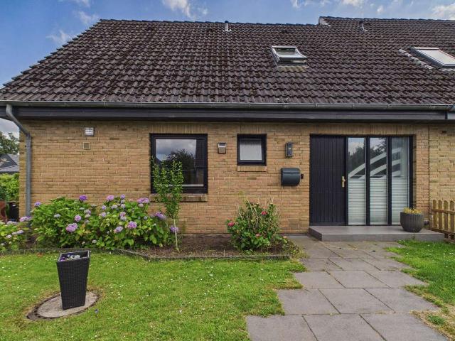 RESERVIERT – gepflegte Doppelhaushälfte mit Garage in Flensburg Weiche