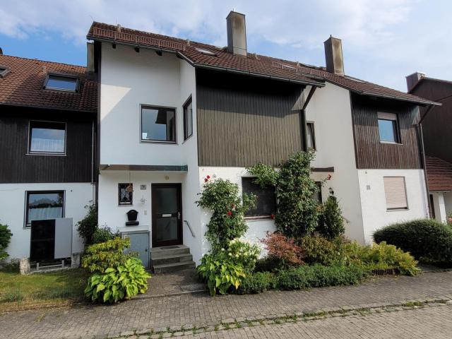 RESERVIERT! Großzügiges Reihenmittelhaus in Eching von privat