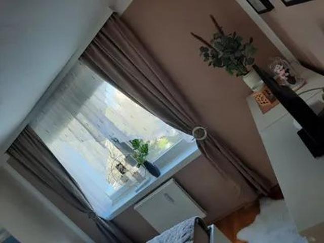 reserviert Helle 2 Zimmer Gemeindewohnung mit Balkon & Grünblick 1200 Wien