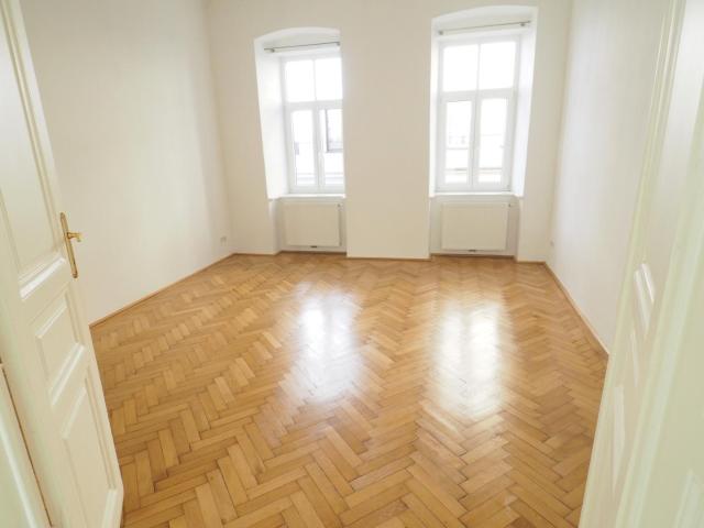RESERVIERT RUHIGE SINGLE ALTBAUWOHNUNG MIT GEMEINSCHAFTSGARTEN NAHE U6 JOSEFSTÄDTER STRASSE