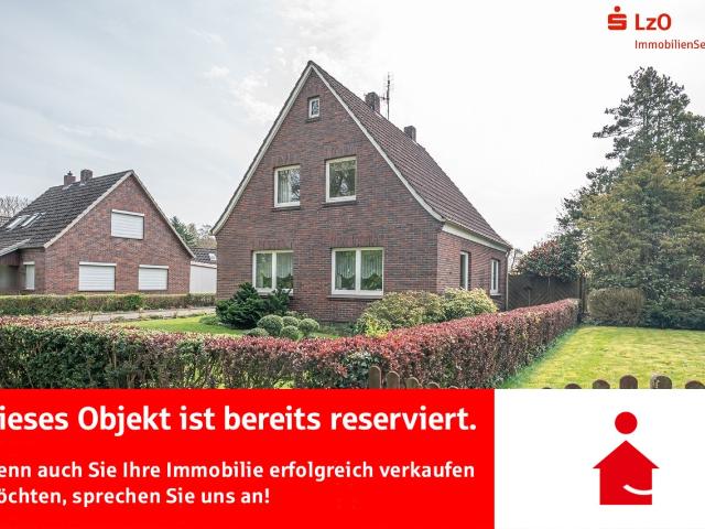 Reserviert: Solides Siedlungshaus mit riesigen Grundstück und Weitblick