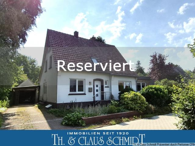 Reserviert* Wohnhaus mit 5 Zimmern und großem Grundstück am Siel in Großenmeer