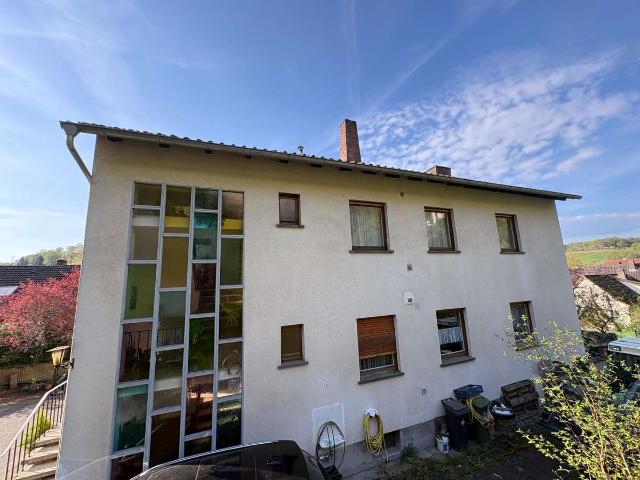 Reserviert Zweifamilienhaus mit zwei großzügigen 4 Zimmer Wohnungen in Leidersbach