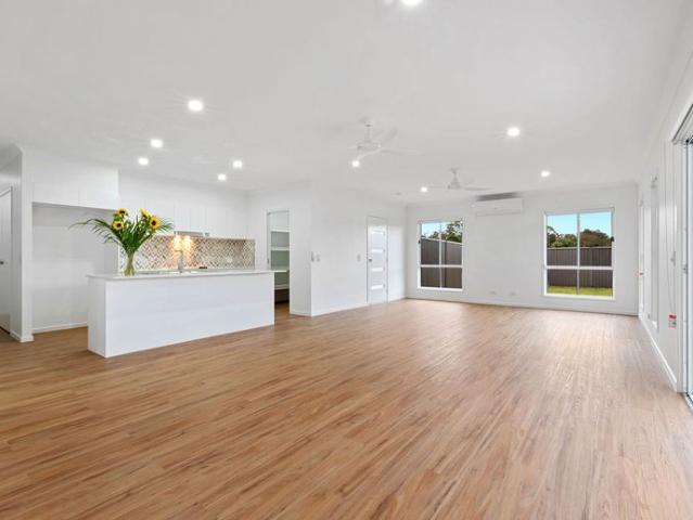 Residence 2/14 Xanadu Place, Mooloolah Valley