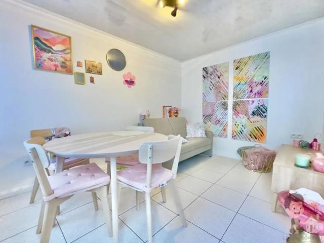 Residence for rent, Châtelet
