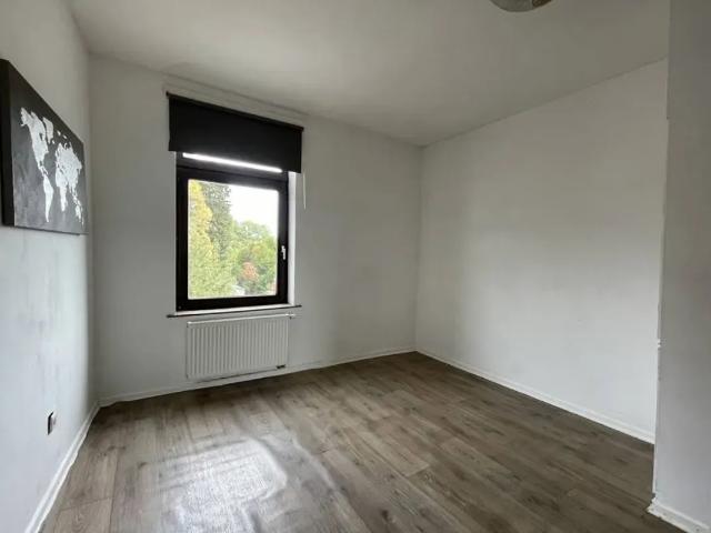 Residence for rent, Gilly
