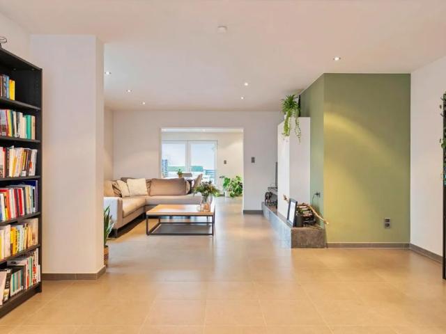 Residence for rent, Impe