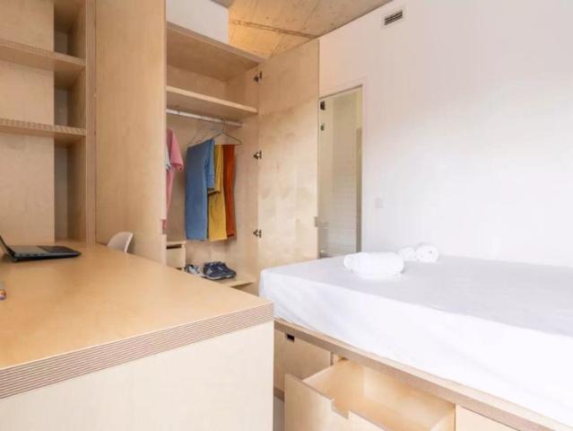 Residence for rent in Lisbon, 50 room s, bills included