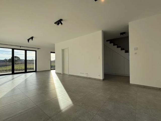 Residence for rent, Offagne