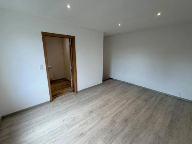 Residence for rent, Lodelinsart