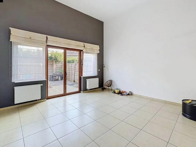 Residence for rent, Wayaux