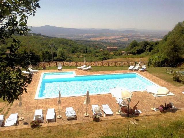 Residence in stile rustico Toscano con piscina e vista panor. 600m² Roccastrada